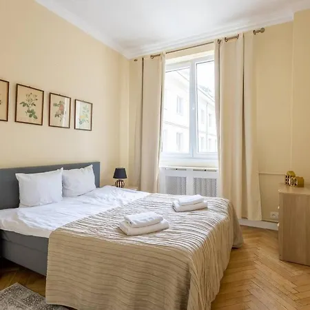 Close-urban Chic - Two Bedrooms - Center&nowy Swiat 아파트 바르샤바