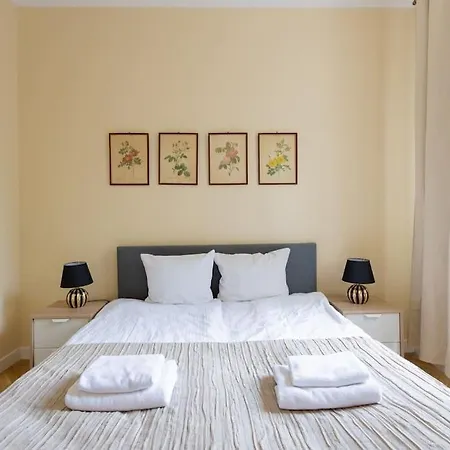 Close-urban Chic - Two Bedrooms - Center&nowy Swiat * Варшава